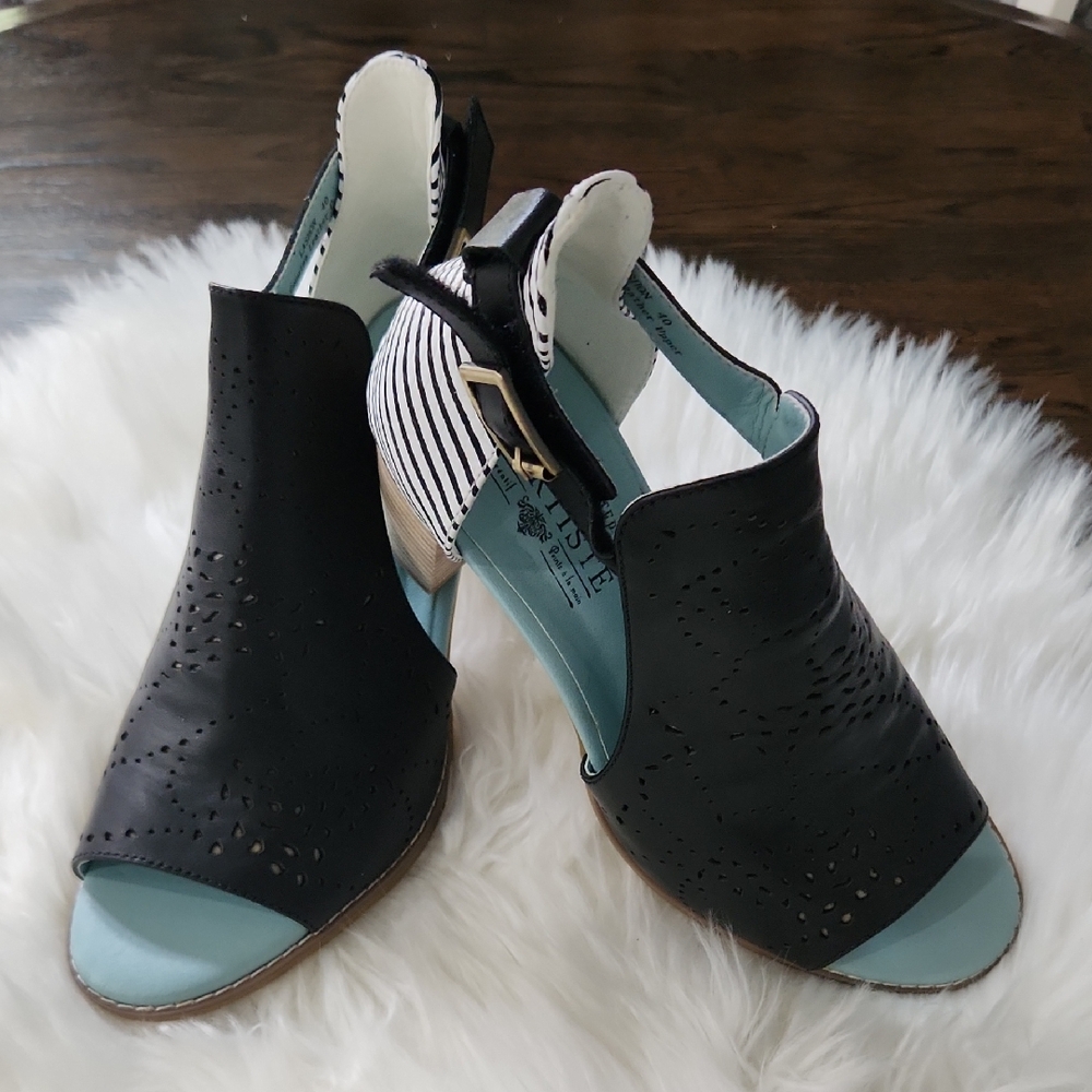 New L'Artiste Spring Step Lashon Stacked Heel Sandals Sz. 40
